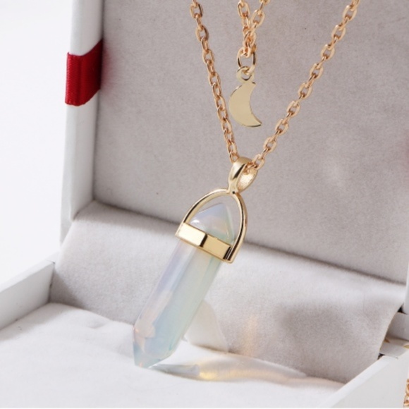 ❤️ 3/$30 Layered Opal Necklace w/ Dainty Moon - Picture 2 of 5